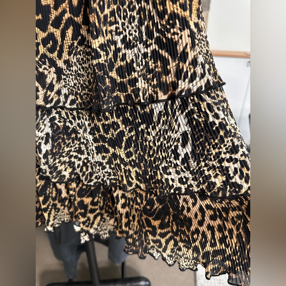 Mellóday Leopard Dress - Picture 12 of 15